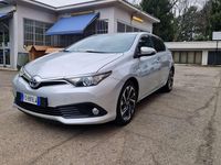 Usata Toyota Auris Hybrid Active 99 CV (72 kW) 2016 Grigio Berlina