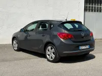 Usata Opel Astra 140 CV (102 kW) 2014 Grigio Berlina