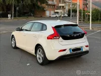 Usata Volvo V40 115 CV (84 kW) 2015 Bianco Berlina