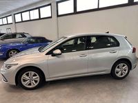 Usata VW Golf VIII Life 110 CV (80 kW) 2023 Grigio argento met Berlina