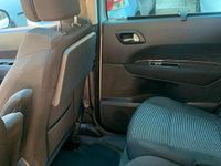 Usata Peugeot 5008 Business-Line 150 CV (110 kW) 2011 Grigio Monovolume