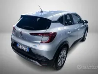 Usata Renault Captur Zen 143 CV (105 kW) 2022 Grigio SUV