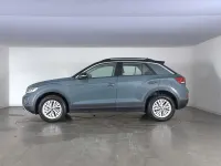 Usata VW T-Roc Life 150 CV (110 kW) 2025 Petroleum blue metallizzato nero SUV