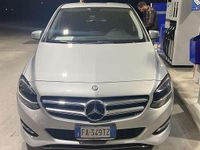 Usata Mercedes 200 272 CV (200 kW) 2015 Argento Monovolume