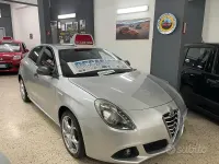 Usata Alfa Romeo Giulietta Exclusive 175 CV (128 kW) 2015 Grigio Utilitaria