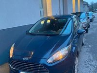 Usata Ford Fiesta 92 CV (67 kW) 2015 Blu Berlina