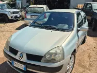 Usata Renault Clio II 100 CV (73 kW) 2004 Grigio Berlina