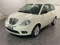 Usata Lancia Ypsilon 75 CV (55 kW) 2012 Bianco Utilitaria