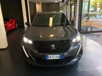 Usata Peugeot 2008 Allure 101 CV (74 kW) 2023 Grigio SUV