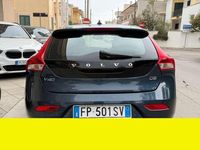Usata Volvo V40 Business Edition 120 CV (88 kW) 2018 Blu Station wagon