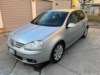 Usata VW Golf IV Sportline 116 CV (85 kW) 2005 Argento Berlina