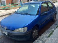 Usata Peugeot 106 60 CV (44 kW) 1997 Blu Utilitaria