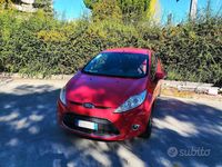 Usata Ford Fiesta Titanium 82 CV (60 kW) 2009 Rosso Utilitaria