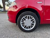 Usata Lancia Ypsilon 85 CV (62 kW) 2015 Rosso Utilitaria