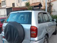 Second-hand Toyota RAV4 128 CP (94 kW) 2005 Gri SUV