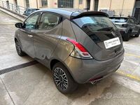 Usata Lancia Ypsilon 70 CV (51 kW) 2024 Grigio Utilitaria