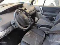 Usata Renault Scénic II 111 CV (81 kW) 2005 Grigio Monovolume