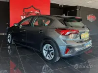 Usata Ford Focus ST-Line 120 CV (88 kW) 2022 Grigio Berlina