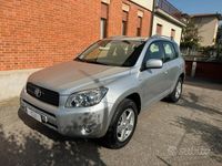 usata Toyota RAV4 RAV 42.2 d-4d Luxury 136cv dpf