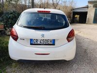 Usata Peugeot 208 102 CV (75 kW) 2019 Utilitaria