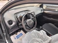 Usata Toyota Aygo Connect Style 72 CV (52 kW) 2021 Grigio Utilitaria