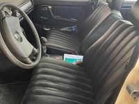 Usata Mercedes 200 1980 Giallo Berlina