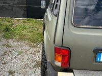 Usata Lada niva 80 CV (58 kW) 2000 Verde SUV