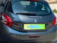 Usata Peugeot 208 Active 68 CV (50 kW) 2015 Grigio Utilitaria