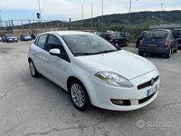 Usata Fiat Bravo Easy 120 CV (88 kW) 2010 Bianco Utilitaria