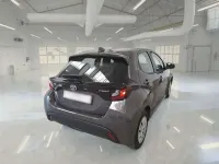 Usata Toyota Yaris Hybrid Business Edition 92 CV (67 kW) 2021 Grigio Berlina