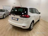 Usata Opel Zafira 150 CV (110 kW) 2013 Bianco Monovolume