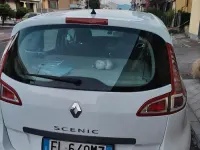Usata Renault Scénic III 110 CV (80 kW) 2011 Bianco Monovolume