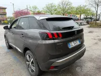 Begagnad Peugeot 3008 Allure 131 HK (96 kW) 2022 Grå SUV
