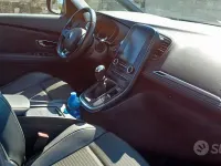 Usata Renault Scénic 110 CV (80 kW) 2017 Blu Monovolume