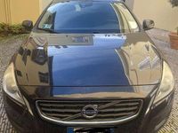 Usata Volvo V60 Kinetic 114 CV (83 kW) 2013 Nero Station wagon