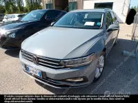 Usata VW Passat Business 150 CV (110 kW) 2023 Grigio Station wagon