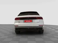 Usata Audi Q8 Sport 286 CV (210 kW) 2023 Bianco carrara SUV