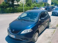 Usata Lancia Ypsilon Gold 69 CV (50 kW) 2016 Bluazzurro Utilitaria