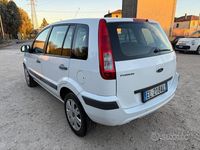 Usata Ford Fusion 80 CV (58 kW) 2012 Beige Berlina