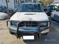 Usata Nissan Navara 104 CV (76 kW) 1999 Bianco Pick-up