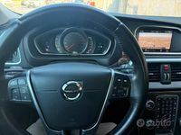 Usata Volvo V40 120 CV (88 kW) 2017 Grigio Berlina