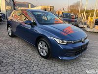 Usata VW Golf VIII Life 116 CV (85 kW) 2025 Blu/azzurro Berlina