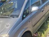 Usata Opel Meriva 101 CV (74 kW) 2004 Giallo Monovolume