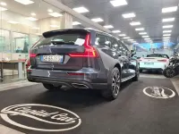 Usata Volvo V60 CC 190 CV (139 kW) 2020 Blu/azzurro Station wagon