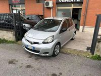 Usata Toyota Aygo Sol 68 CV (50 kW) 2011 Argento Utilitaria