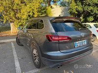 Usata VW Touareg Advance 231 CV (169 kW) 2019 Grigio SUV