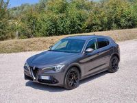 Usata Alfa Romeo Stelvio Executive 179 CV (131 kW) 2017 Grigio SUV