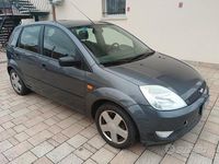 Usata Ford Fiesta Ghia 68 CV (50 kW) 2004 Grigio Utilitaria