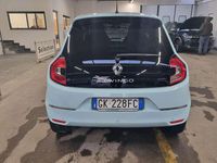 Usata Renault Twingo Techno 30 kW (42 CV) 2022 Blue shopping Utilitaria