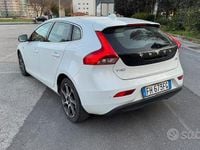 Usata Volvo V40 Ocean Race 120 CV (88 kW) 2017 Bianco Berlina